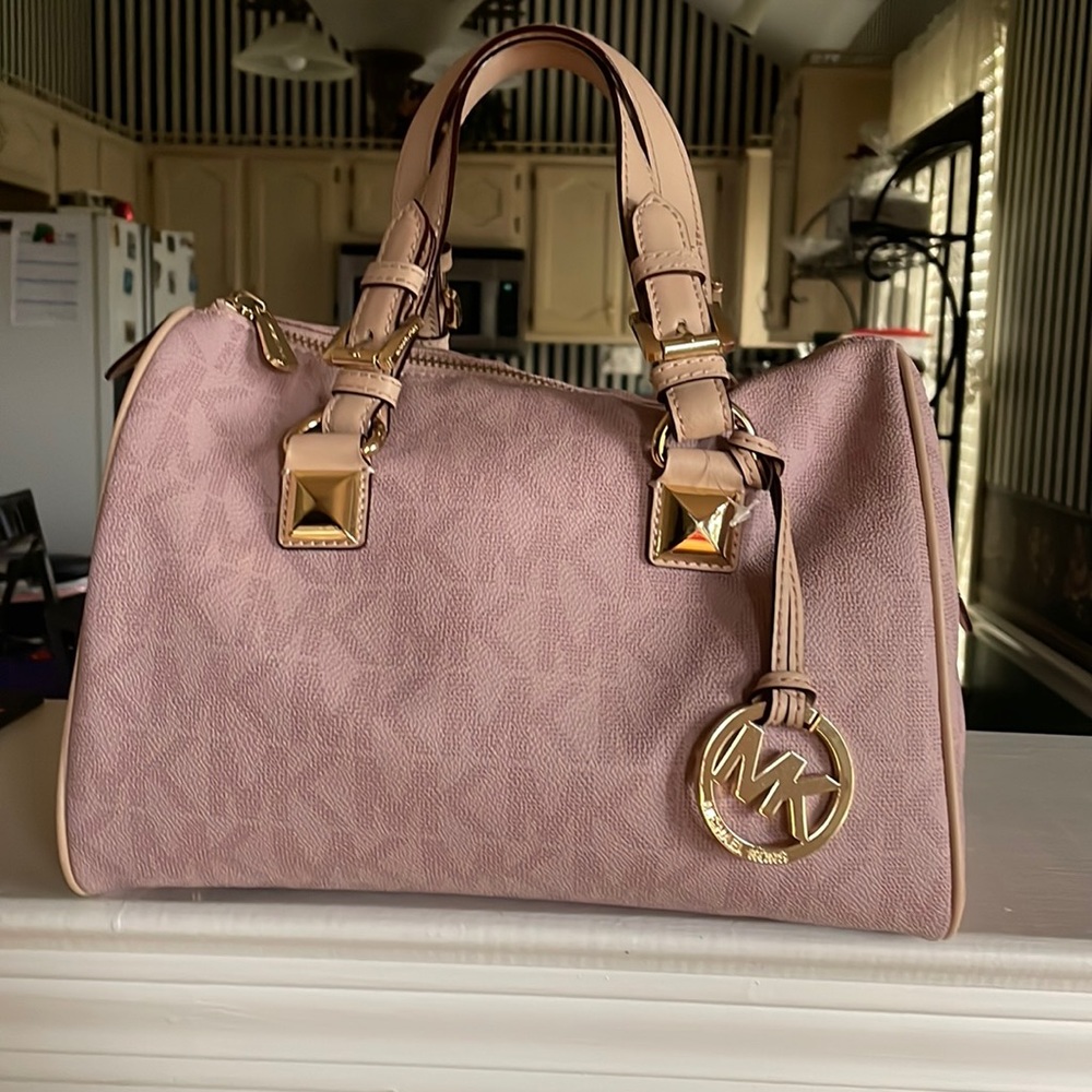 Michael Kors. Bedford Legacy. Pink Hand Bag.
